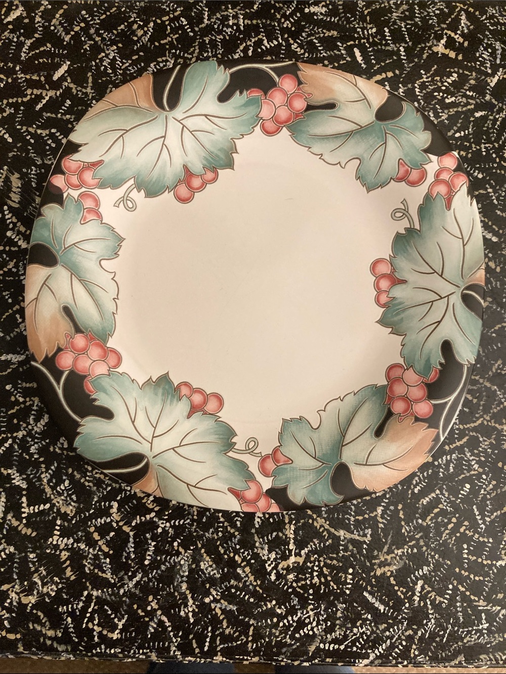 “Vineyard” Decorative Vine Pattern Dinner Plate